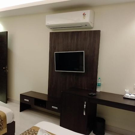 Hotel Solitaire Chinhat Dış mekan fotoğraf