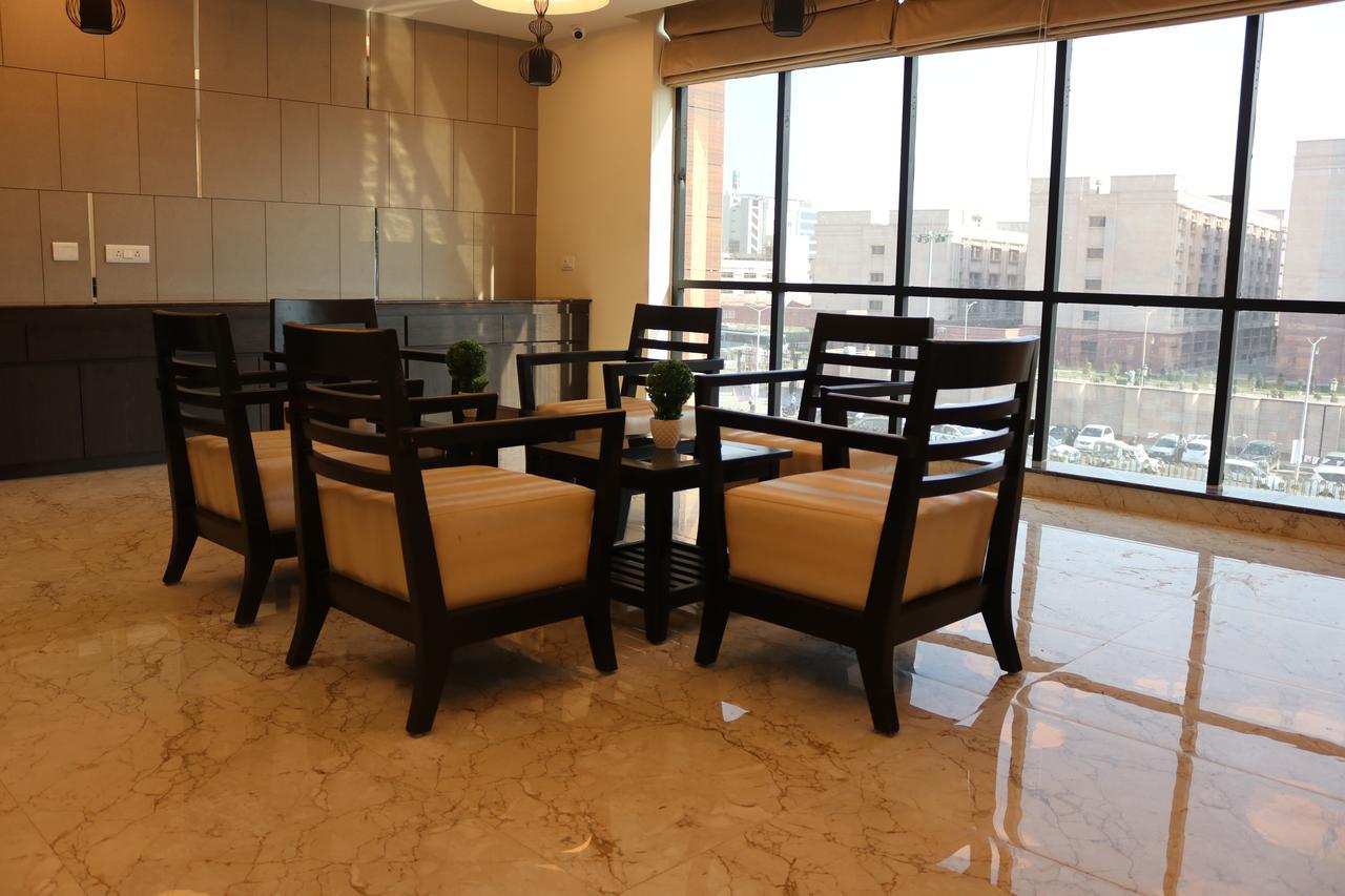 Hotel Solitaire Chinhat Dış mekan fotoğraf