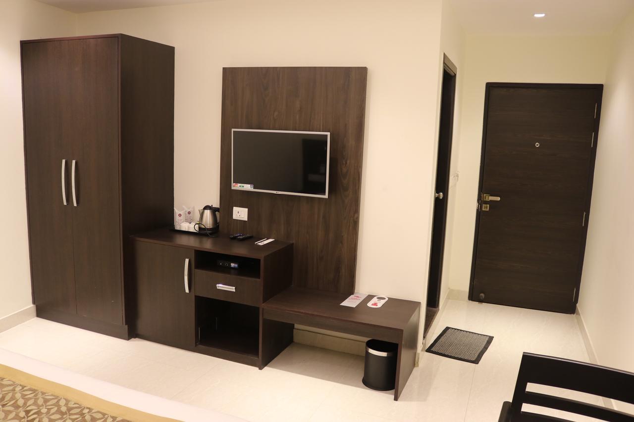 Hotel Solitaire Chinhat Dış mekan fotoğraf