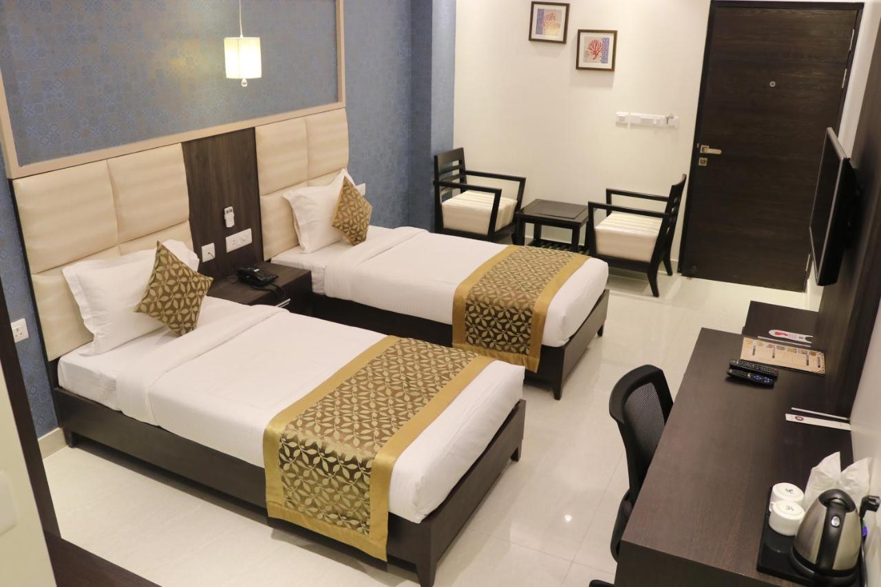 Hotel Solitaire Chinhat Dış mekan fotoğraf