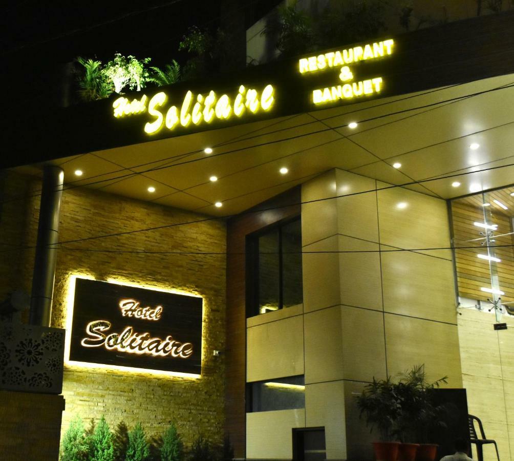 Hotel Solitaire Chinhat Dış mekan fotoğraf